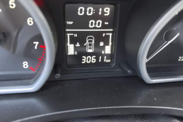 Used Zotye T600 2016 1.5T Manual Flagship Edition Odometer Close Up