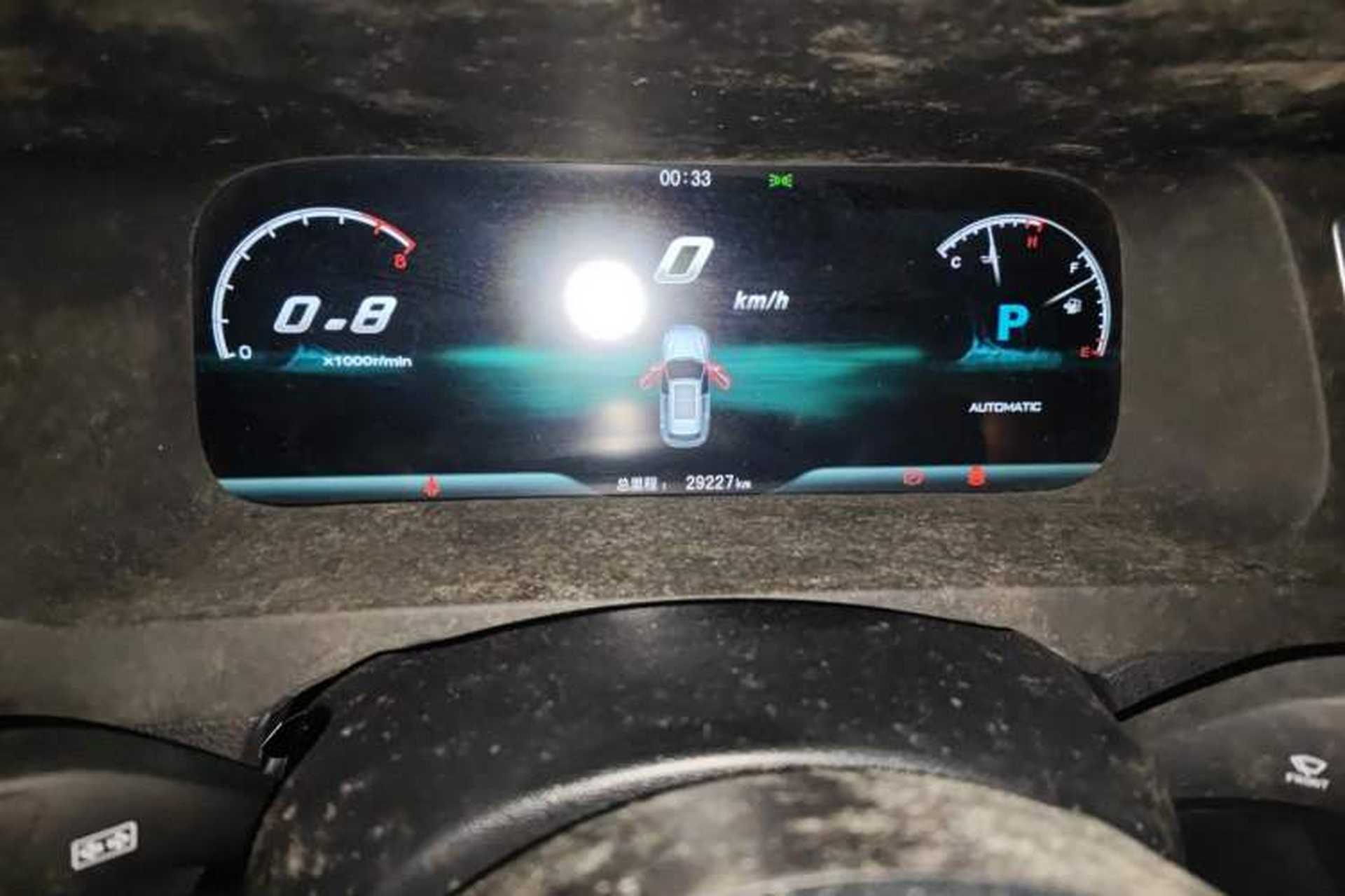 Used Zotye T600 2016 Sport Edition 2.0T DCT Prestige Model Odometer Close Up