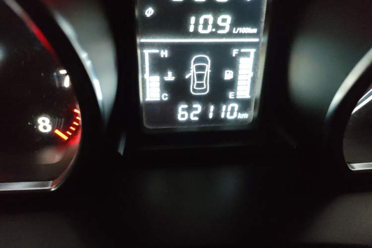 Used Zotye T600 2016 1.5T Manual Luxury Edition Odometer Close Up