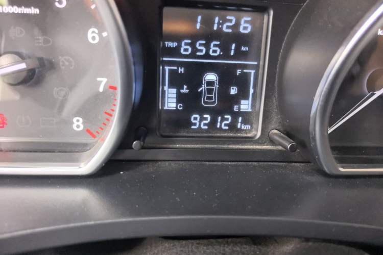 Used Zotye T600 2016 1.5T Manual Elite Edition Odometer Close Up