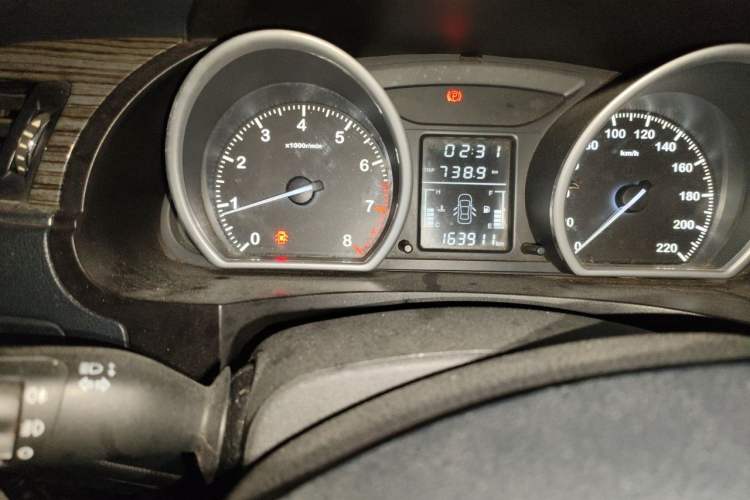 Used Zotye T600 2016 1.5T Manual Luxury Edition Odometer Close Up