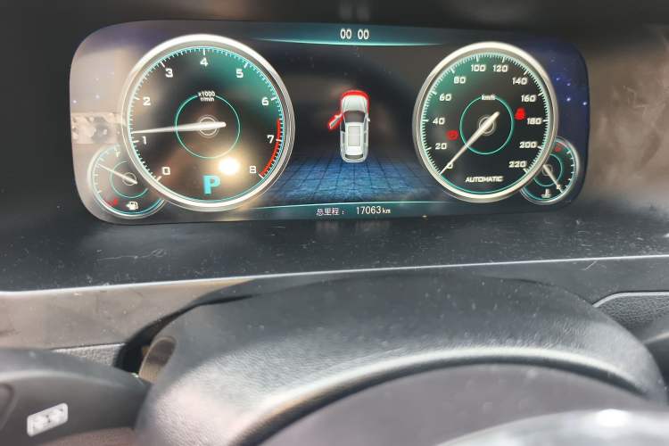Used Zotye T600 2016 Sport Edition 2.0T DCT Prestige Model Odometer Close Up