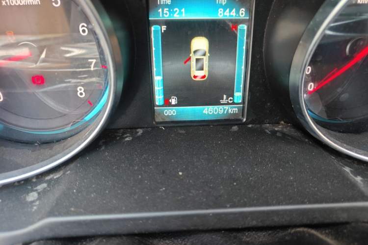 Used Zotye T600 2016 Sports Edition 1.5T Manual Luxury Model Odometer Close Up