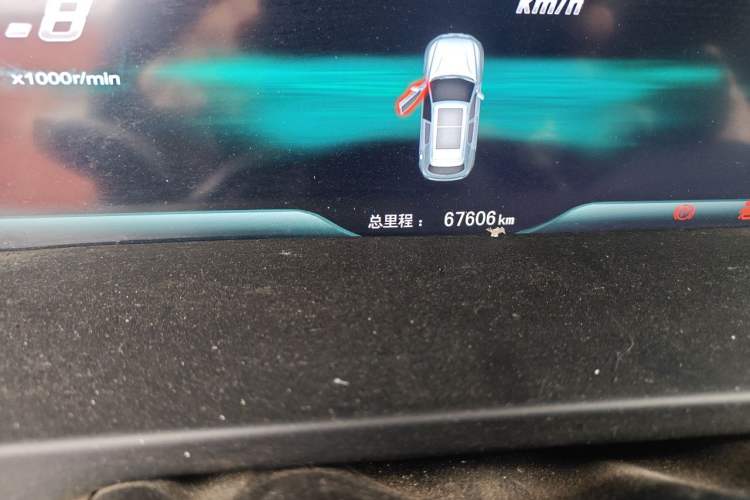 Used Zotye T600 2016 Sport Edition 2.0T DCT Prestige Model Odometer Close Up