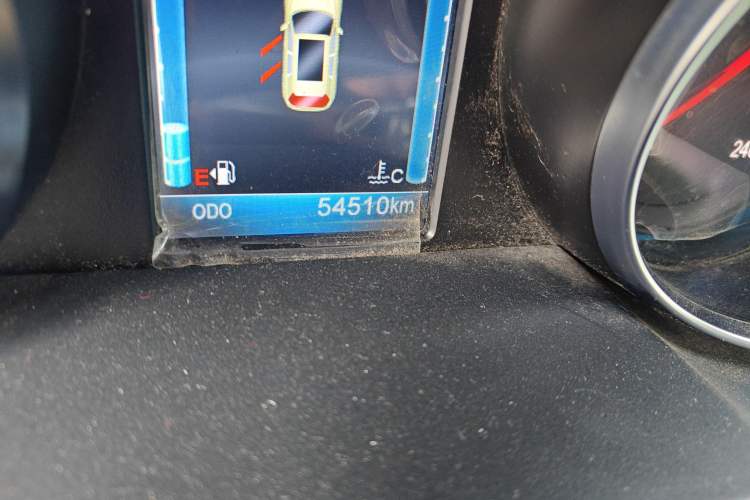 Used Zotye T600 2016 Sport Edition 2.0T DCT Luxury Model Odometer Close Up