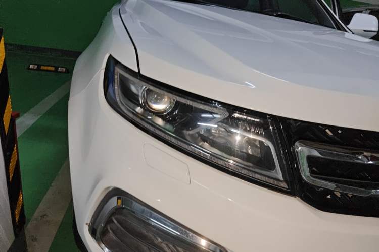 Used Zotye T600 2016 Sports Edition 1.5T Manual Luxury Model Right Front Headlight
