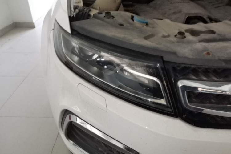 Used Zotye T600 2016 Sport Edition 1.5T Manual Luxury Model Right Front Headlight