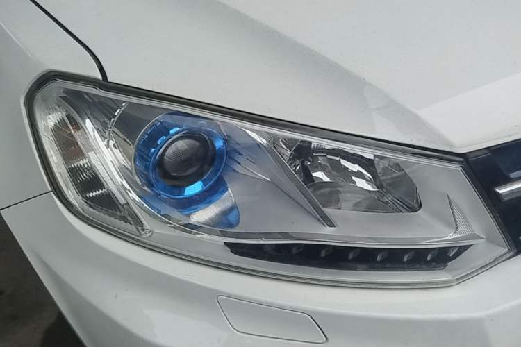 Used Zotye T600 2016 1.5T Manual Luxury Model Right Front Headlight
