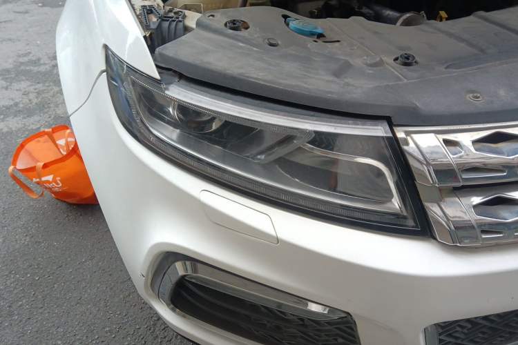 Used Zotye T600 2016 Sport Edition 1.5T Manual Luxury Model Right Front Headlight