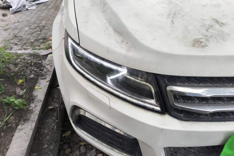 Used Zotye T600 2016 Sport Edition 2.0T DCT Flagship Model Right Front Headlight