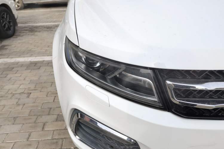 Used Zotye T600 2016 Sports Edition 1.5T Manual Luxury Model Right Front Headlight