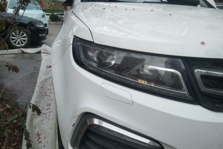 Used Zotye T600 2016 Sport Edition 1.5T Manual Luxury Model Right Front Headlight
