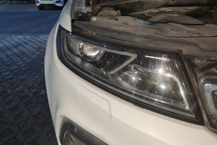 Used Zotye T600 2016 Sports Edition 1.5T Manual Luxury Model Right Front Headlight
