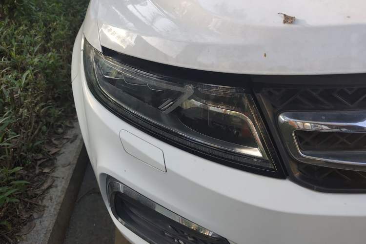 Used Zotye T600 2016 Sport Edition 2.0T DCT Prestige Model Right Front Headlight
