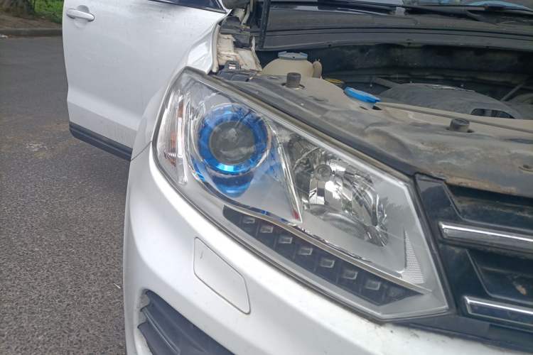 Used Zotye T600 2016 1.5T Manual Elite Edition Right Front Headlight
