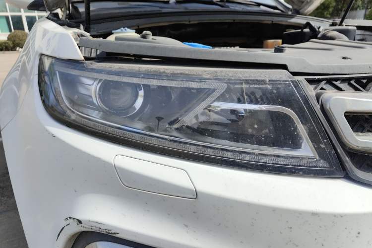 Used Zotye T600 2016 Sport Edition 1.5T Manual Luxury Model Right Front Headlight