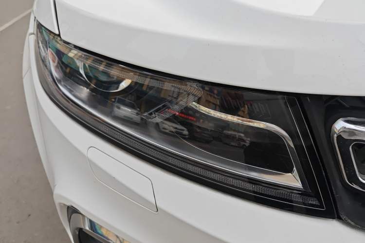 Used Zotye T600 2016 Sports Edition 1.5T Manual Luxury Model Right Front Headlight