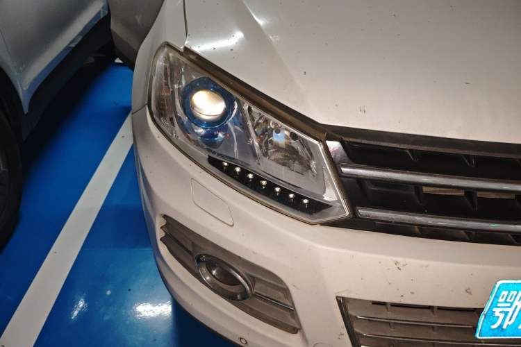 Used Zotye T600 2016 1.5T Manual Luxury Edition Right Front Headlight