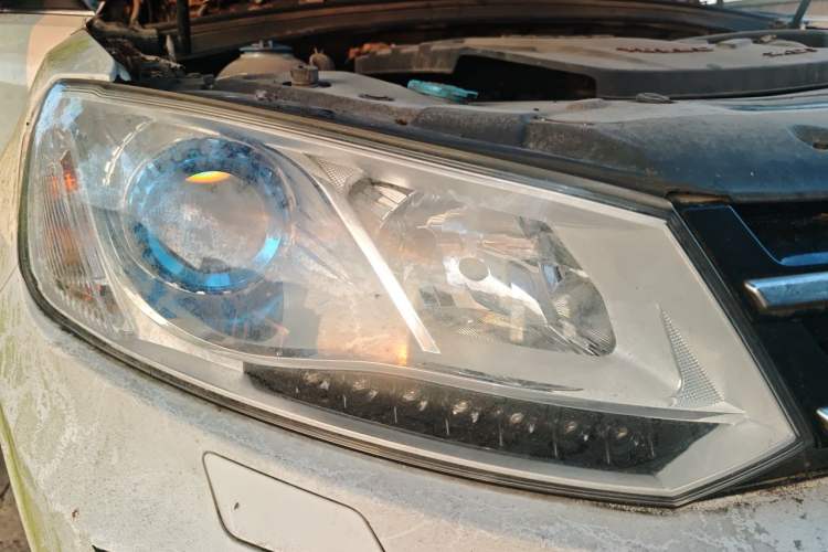 Used Zotye T600 2016 2.0T DCT Prestige Edition Right Front Headlight