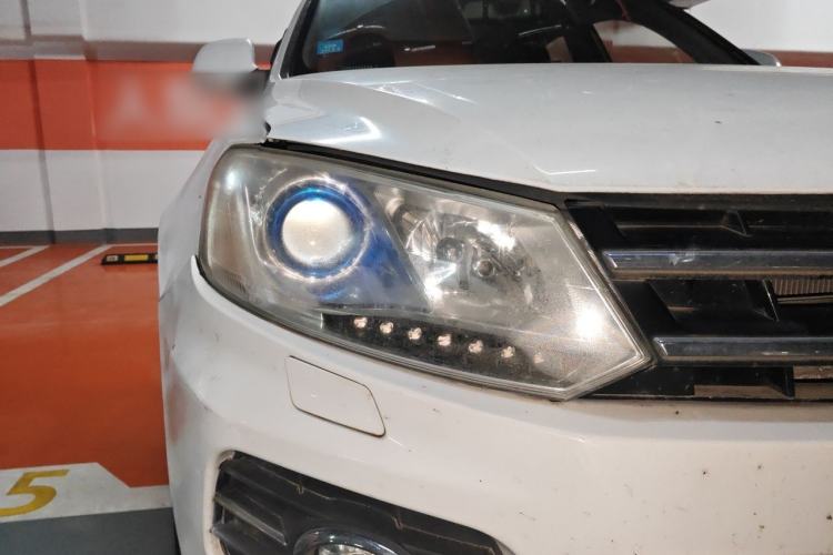 Used Zotye T600 2016 1.5T Manual Luxury Edition Right Front Headlight
