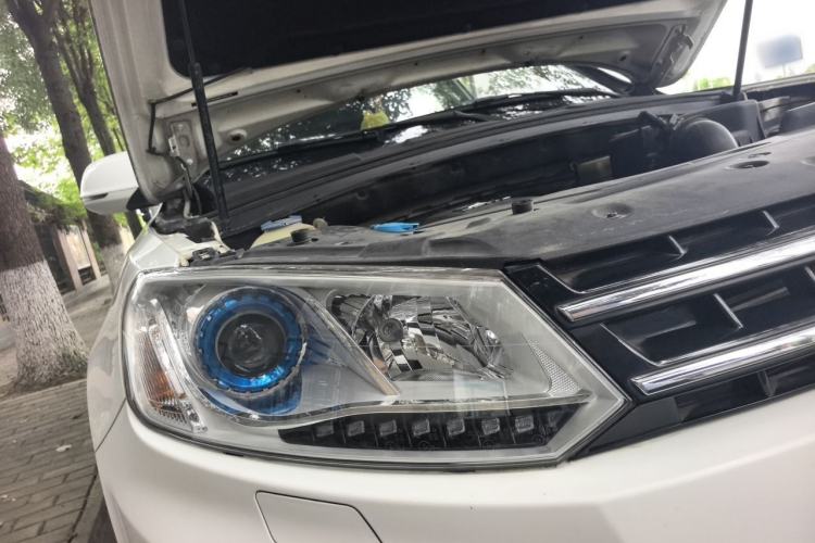 Used Zotye T600 2016 1.5T Manual Elite Edition Right Front Headlight