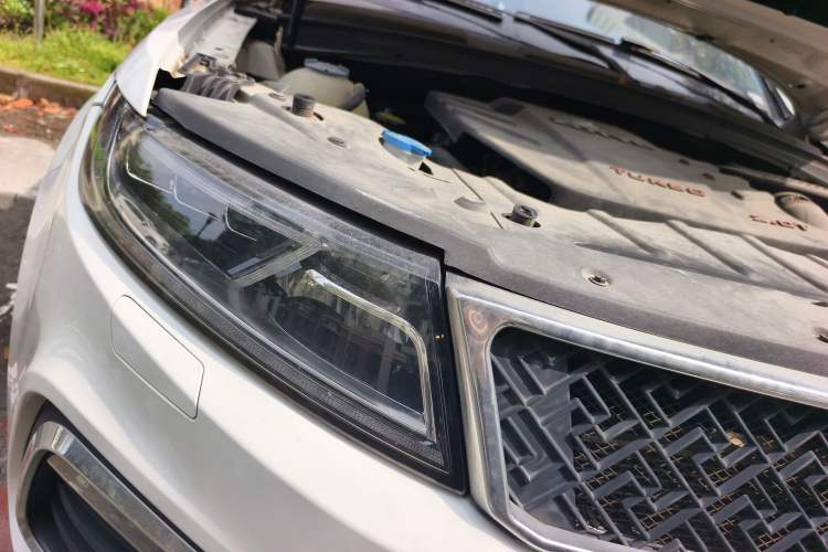 Used Zotye T600 2016 Sport Edition 2.0T DCT Prestige Model Right Front Headlight