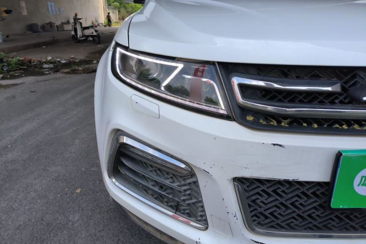 Used Zotye T600 2016 Sport Edition 2.0T DCT Luxury Model Right Front Headlight