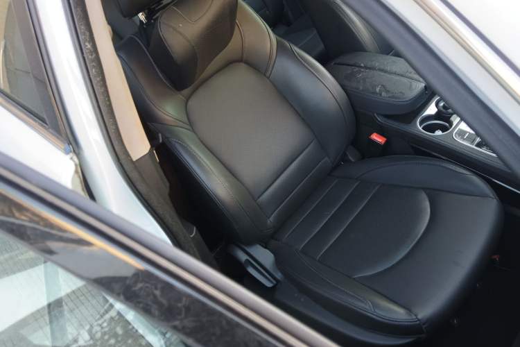 Used Zotye T600 2016 Sports Edition 1.5T Manual Luxury Model Right Front Seat