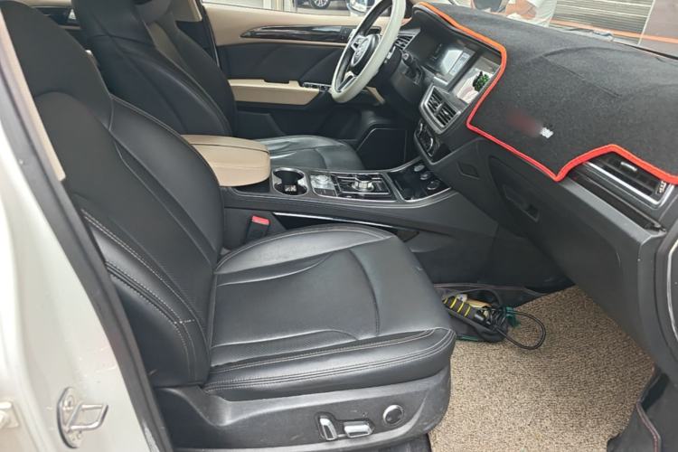 Used Zotye T600 2016 Sport Edition 2.0T DCT Prestige Model Right Front Seat