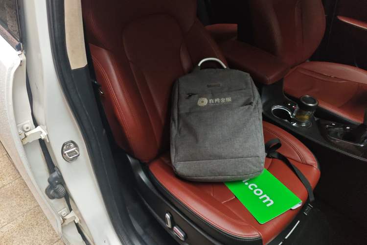 Used Zotye T600 2016 2.0T DCT Prestige Edition Right Front Seat