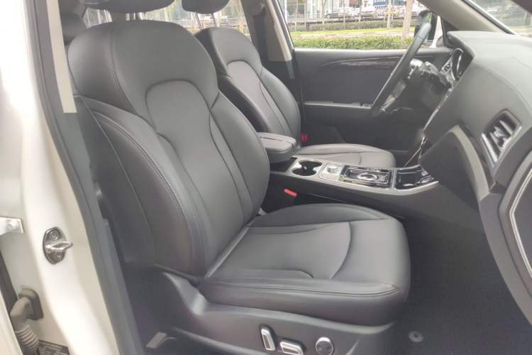 Used Zotye T600 2016 Sport Edition 2.0T DCT Luxury Model Right Front Seat