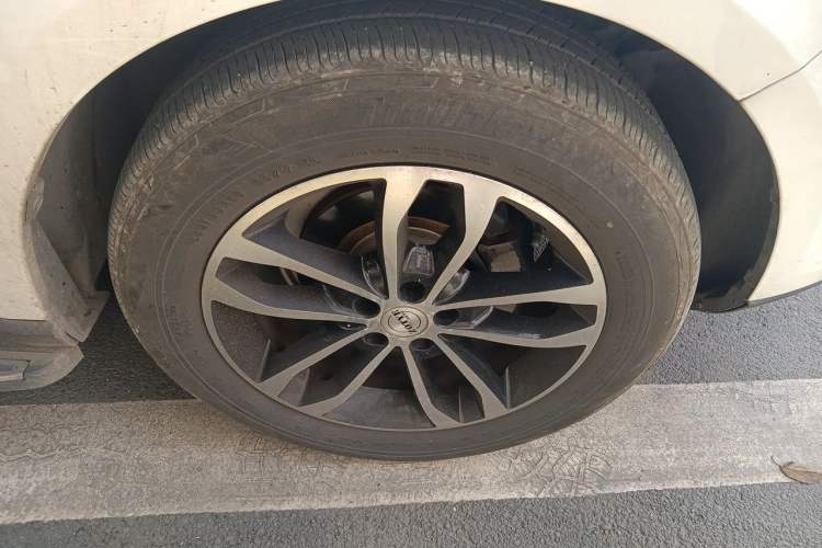Used Zotye T600 2016 2.0T DCT Prestige Edition Right Front Wheel Hub