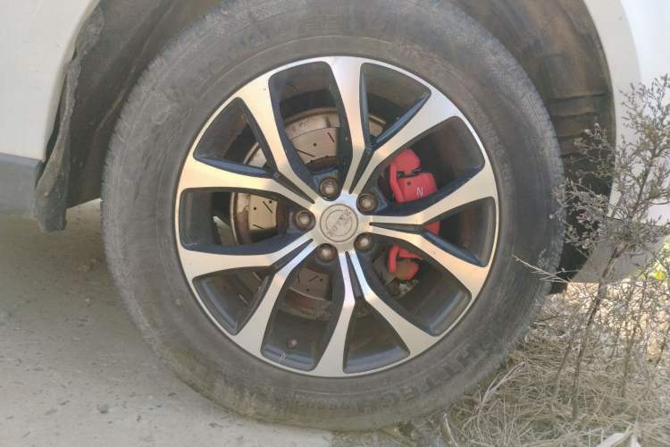 Used Zotye T600 2016 Sports Edition 1.5T Manual Luxury Model Right Front Wheel Hub