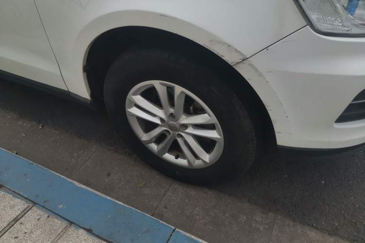 Used Zotye T600 2016 1.5T Manual Luxury Edition Right Front Wheel Hub