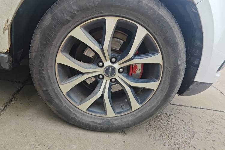 Used Zotye T600 2016 Sport Edition 2.0T DCT Luxury Model Right Front Wheel Hub