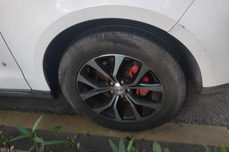 Used Zotye T600 2016 Sport Edition 2.0T DCT Prestige Model Right Front Wheel Hub