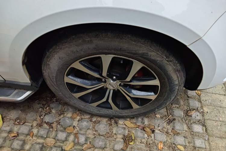 Used Zotye T600 2016 Sport Edition 2.0T DCT Prestige Model Right Front Wheel Hub