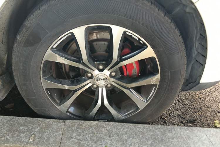 Used Zotye T600 2016 Sport Edition 2.0T DCT Prestige Model Right Front Wheel Hub