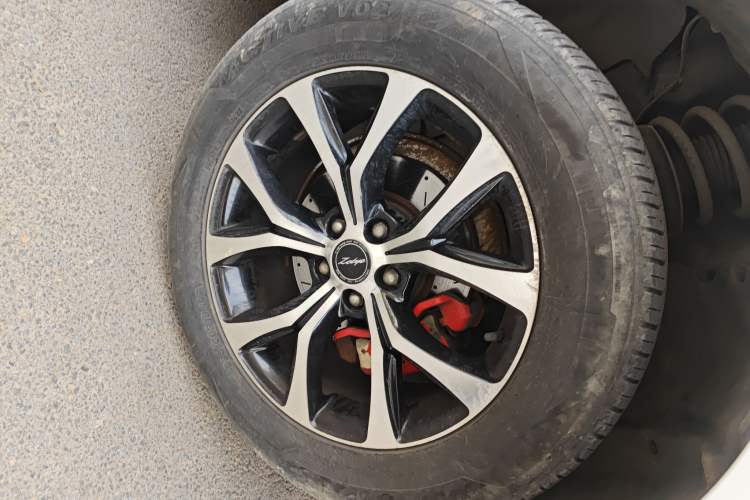 Used Zotye T600 2016 Sports Edition 1.5T Manual Luxury Model Right Front Wheel Hub