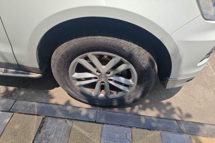 Used Zotye T600 2016 1.5T Manual Luxury Model Right Front Wheel Hub