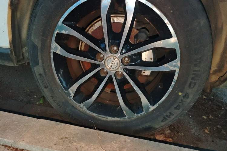 Used Zotye T600 2016 2.0T DCT Prestige Edition Right Front Wheel Hub