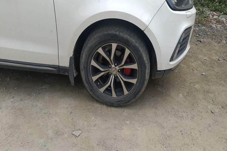 Used Zotye T600 2016 Sport Edition 2.0T DCT Prestige Model Right Front Wheel Hub