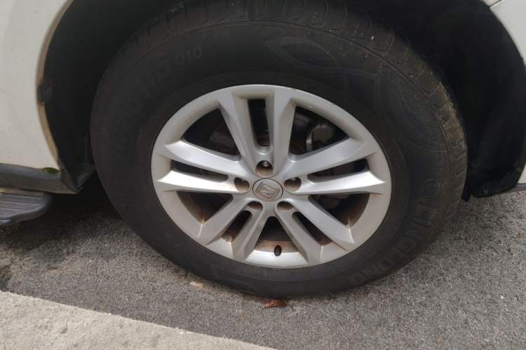 Used Zotye T600 2016 1.5T Manual Luxury Model Right Front Wheel Hub