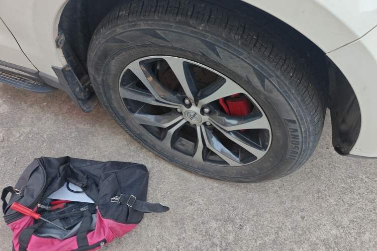 Used Zotye T600 2016 Sports Edition 1.5T Manual Luxury Model Right Front Wheel Hub