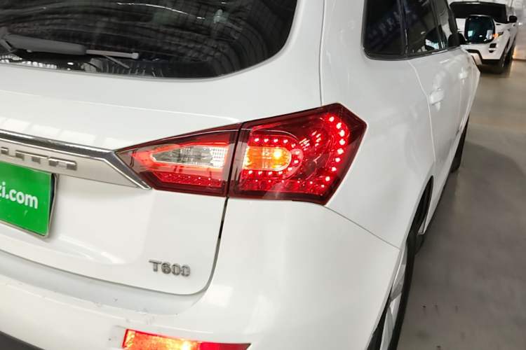 Used Zotye T600 2016 1.5T Manual Elite Edition Right Rear Taillight