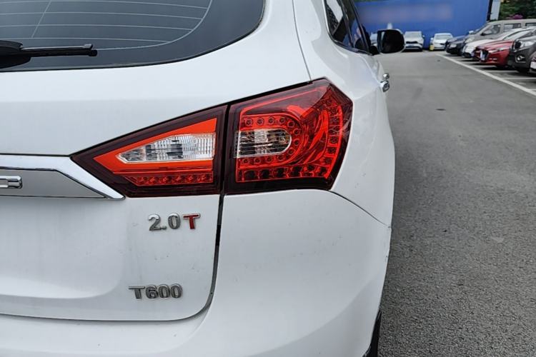 Used Zotye T600 2016 2.0T DCT Prestige Edition Right Rear Taillight