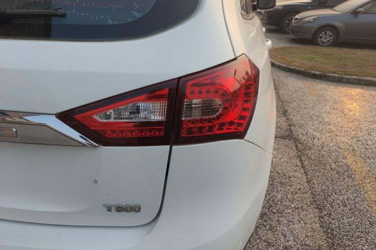 Used Zotye T600 2016 1.5T Manual Elite Edition Right Rear Taillight