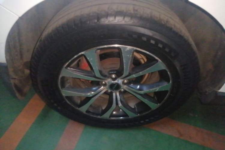 Used Zotye T600 2016 Sport Edition 2.0T DCT Prestige Model Right Rear Wheel Hub