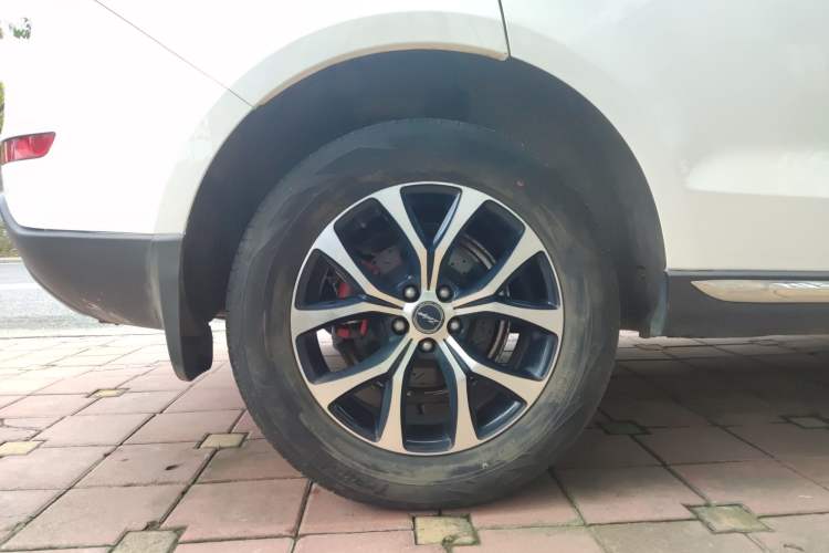 Used Zotye T600 2016 Sport Edition 2.0T DCT Luxury Model Right Rear Wheel Hub