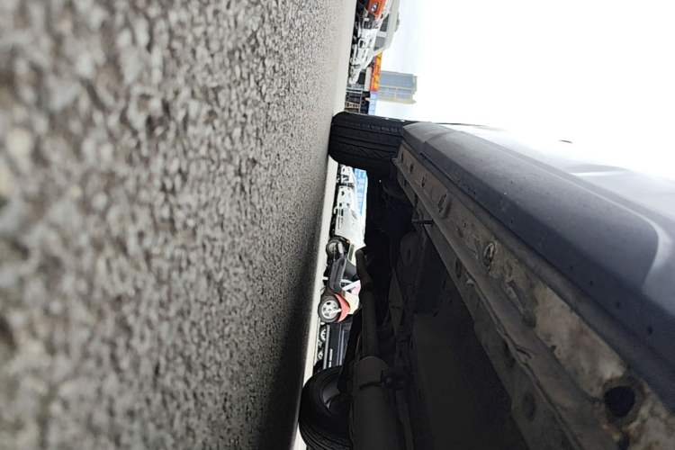 Used Zotye T600 2016 2.0T DCT Prestige Edition Right Side Sill